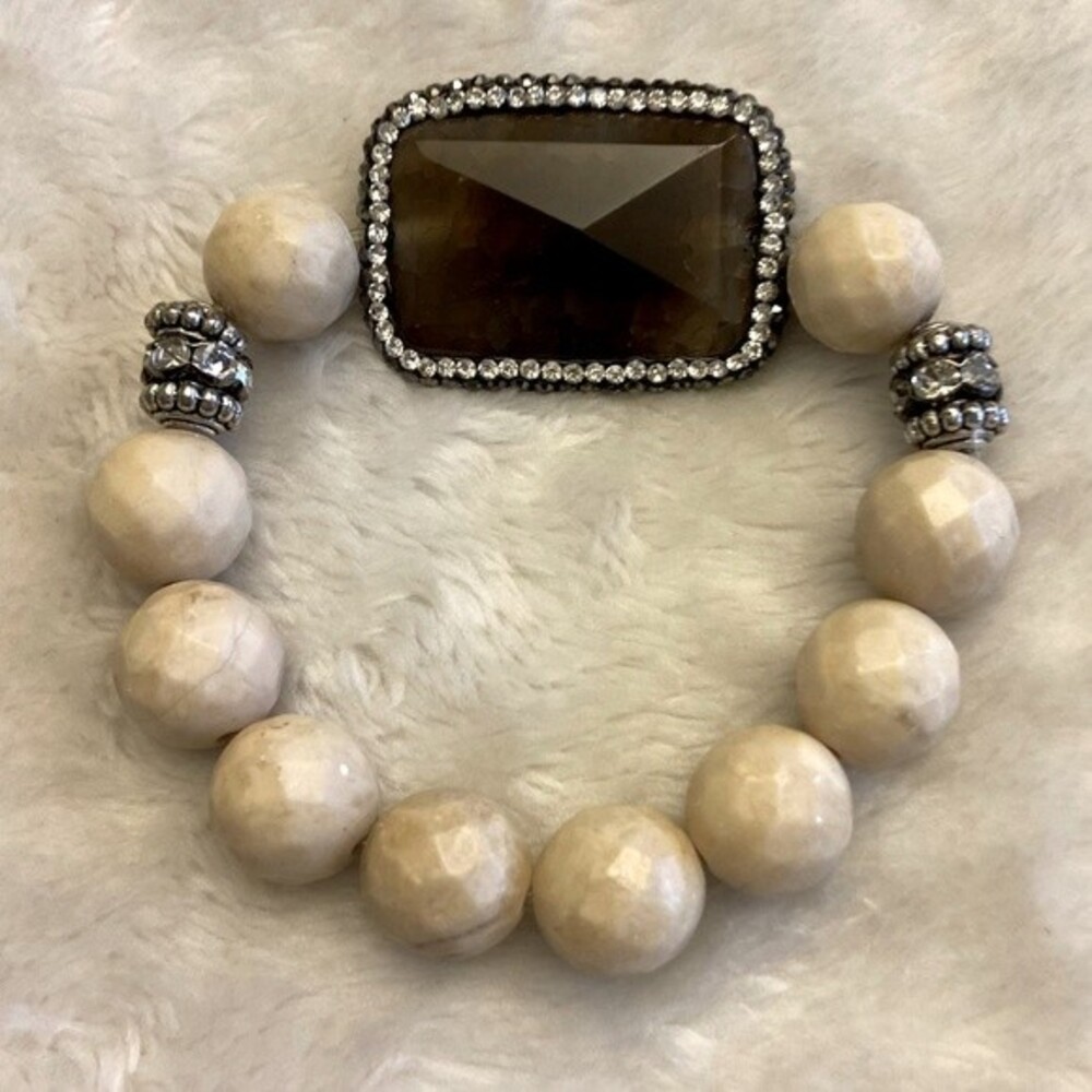 Beige Riverstone Beads stretch bracelet
